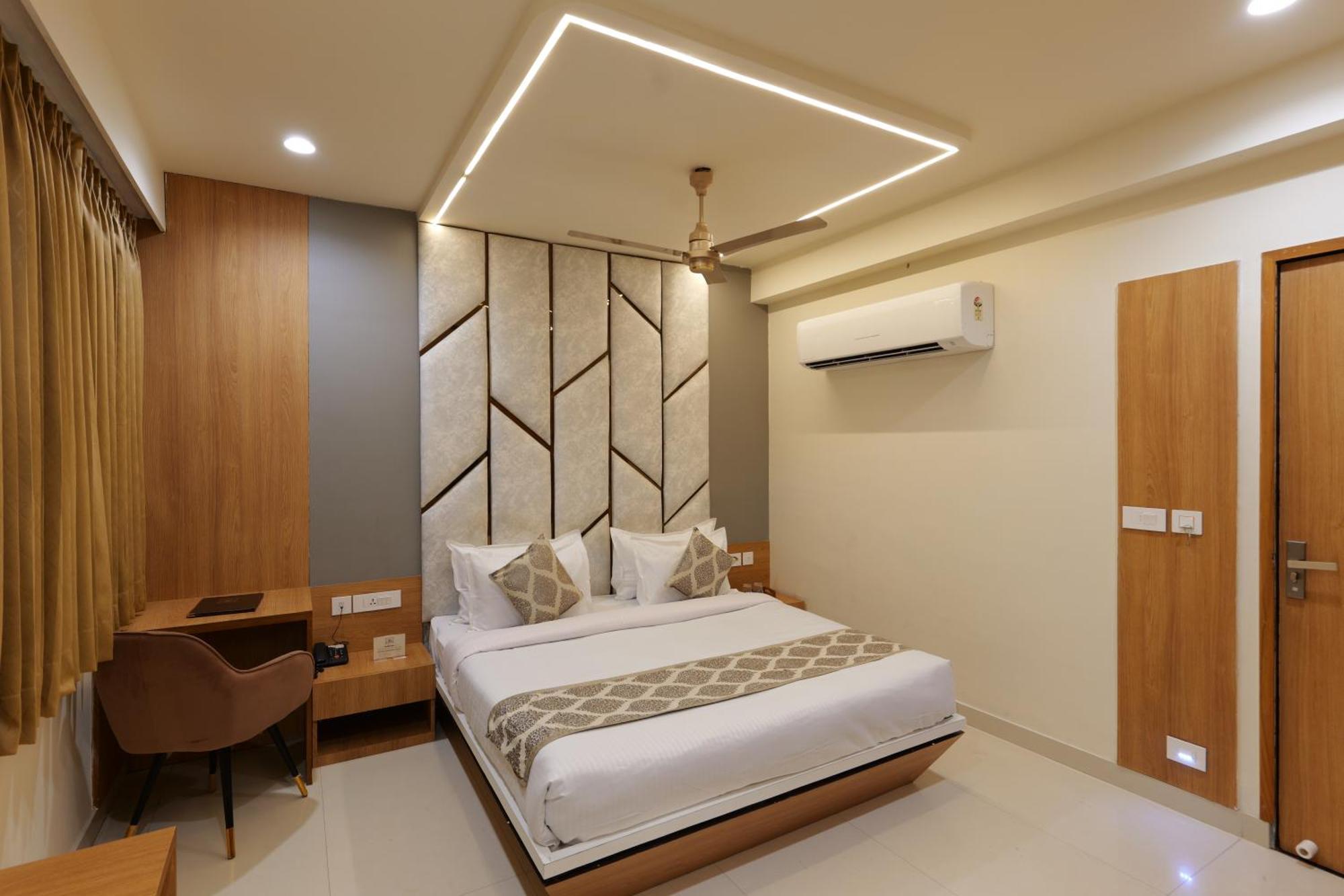 Mahadev Elite 3*