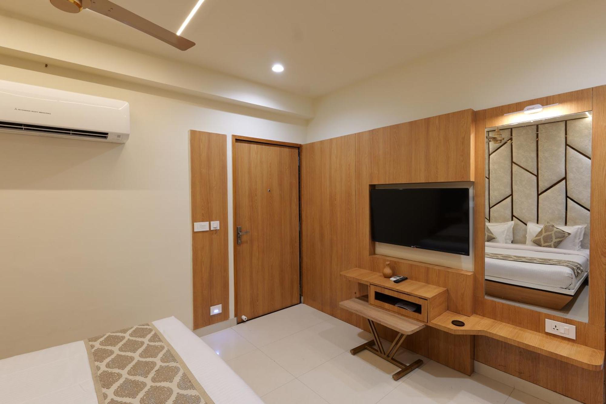 Mahadev Elite Hotel 3*